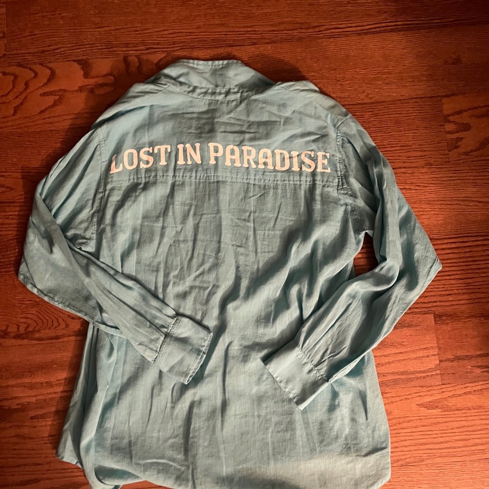 NWT Elan "Lost in Paradise" long-sleeve shirt Light Blue size medium - Picture 2 of 5